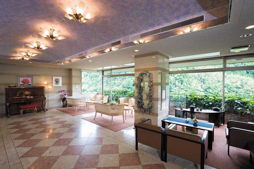 Shinshiyo Hotel Хита Екстериор снимка